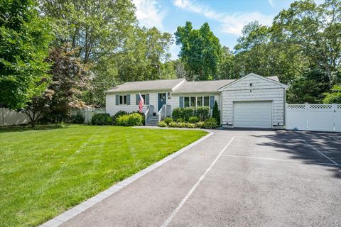 68 Crestwood Drive, Shirley, NY 11967 - MLS#: 904656