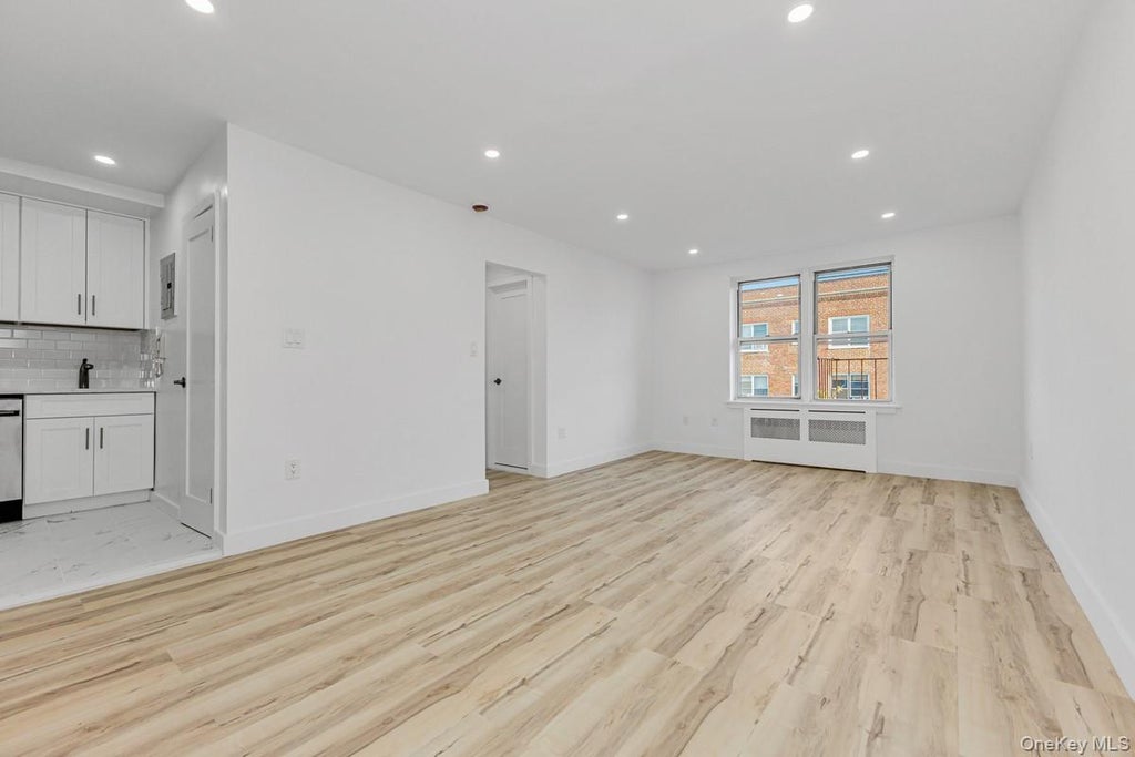 Photo of 67-14 108th Street #6D, Forest Hills, NY 11375 (MLS # 1057217)