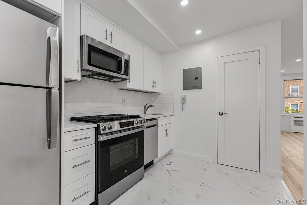 Photo of 67-14 108th Street #6D, Forest Hills, NY 11375 (MLS # 1057217)