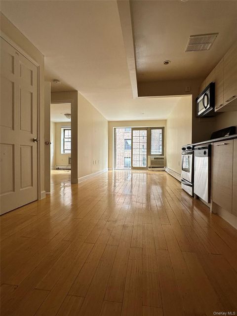 8375 117th Street 3B Richmond Hill NY 11418