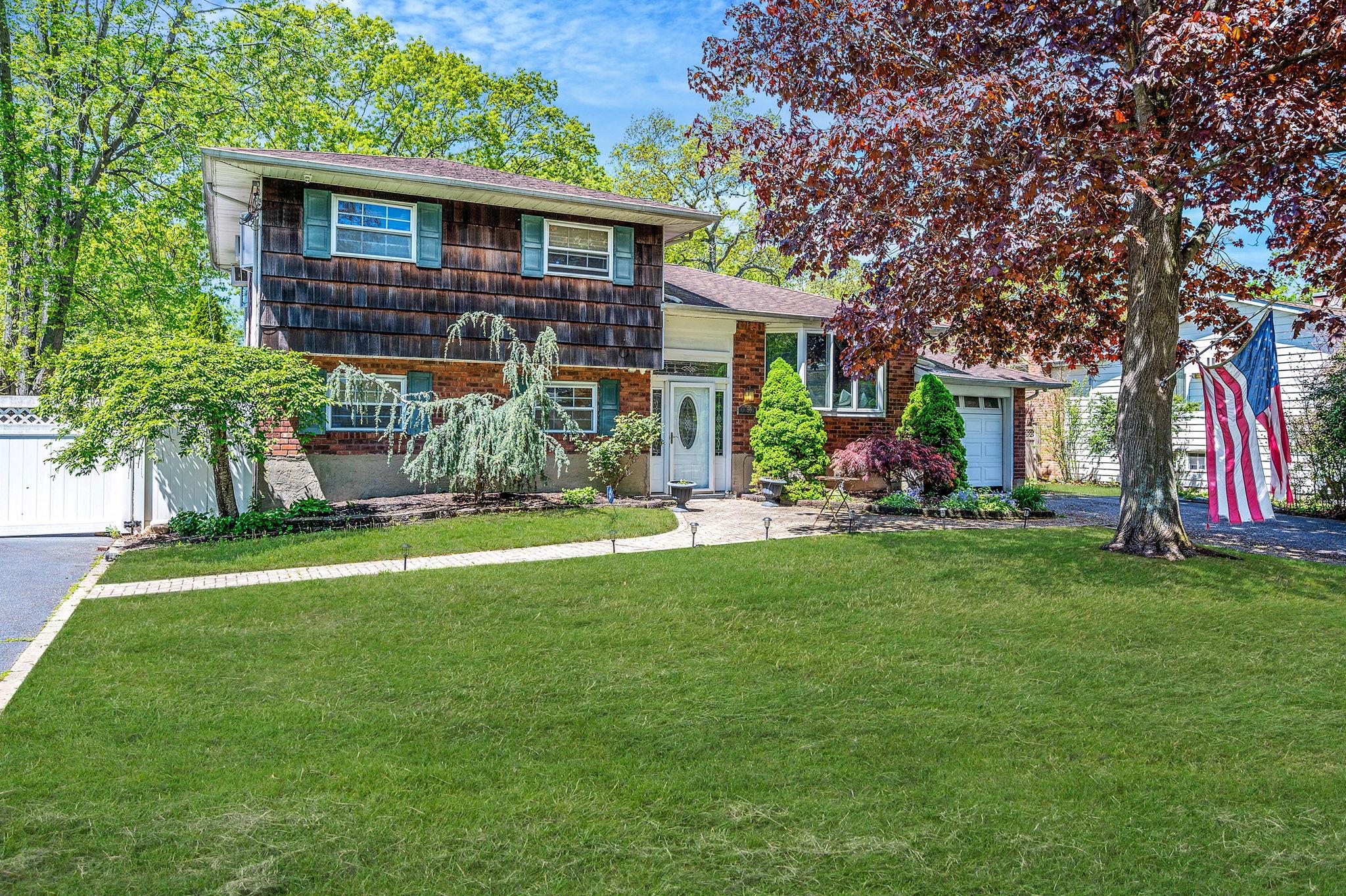 1150 Waverly Avenue, Holtsville, New York image 1