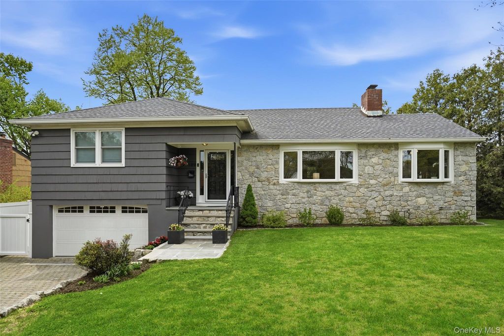 Photo of 189 Lawn Terrace, Mamaroneck, NY 10543 (MLS # 991005)