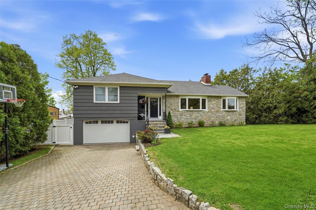 Photo of 189 Lawn Terrace, Mamaroneck, NY 10543 (MLS # 991005)