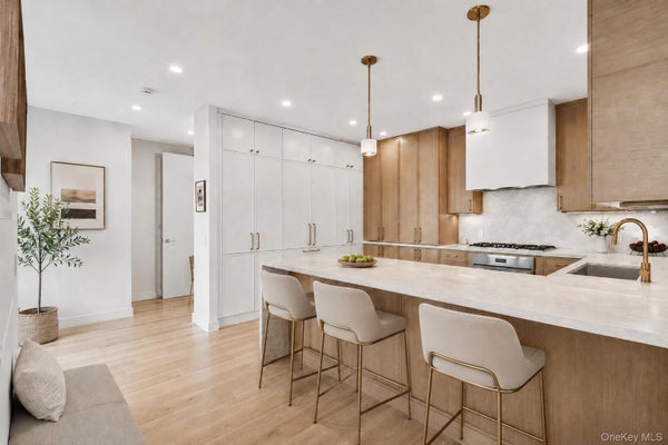 350 ALBANY ST # 10BC, NEW YORK, NY 10280 - Image e4a4ab41a2b502e87d60d2cca2009e82/2482225367