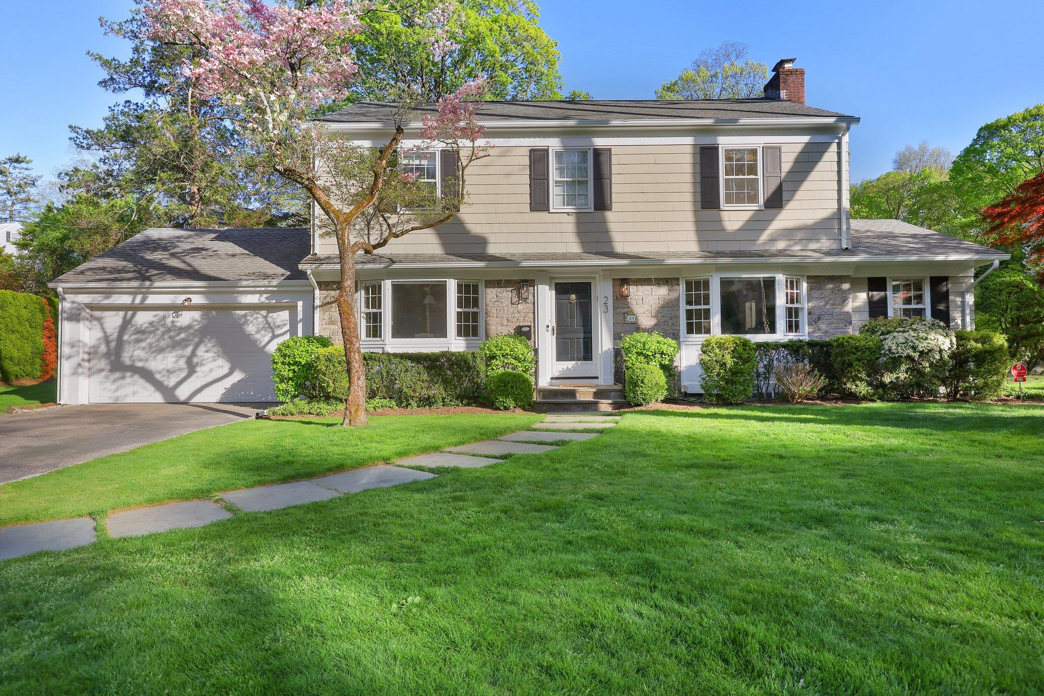 23 Bonnie Way, Larchmont, New York image 1