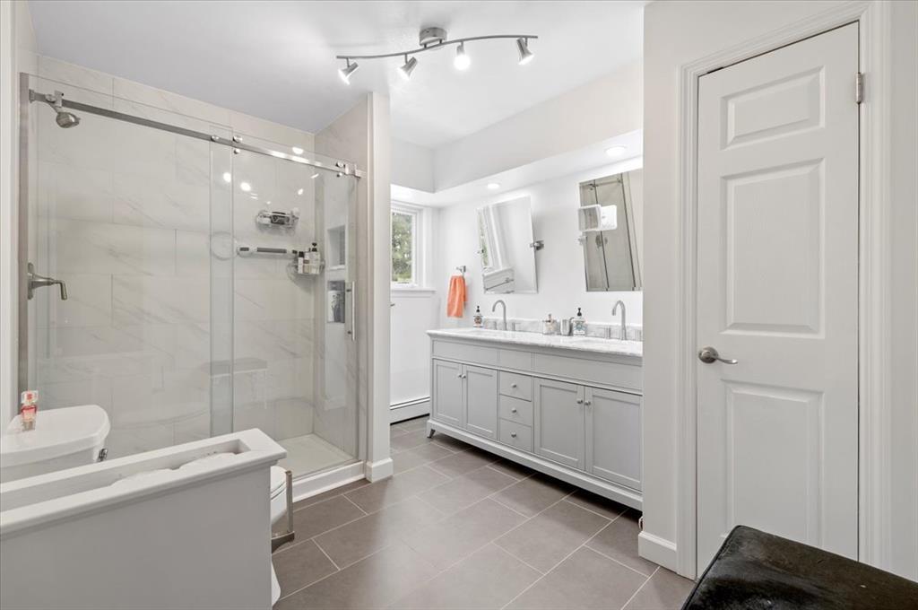 1120 Carlls Straight Path, Dix Hills, New York image 21