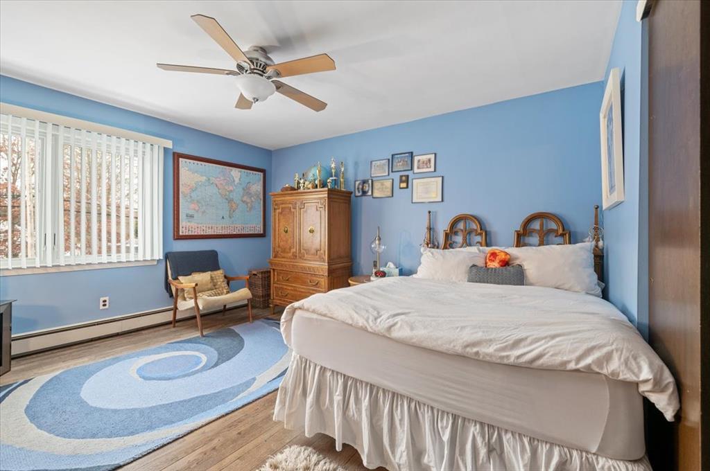 1120 Carlls Straight Path, Dix Hills, New York image 17