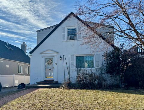 112 Ann Street Valley Stream NY 11580