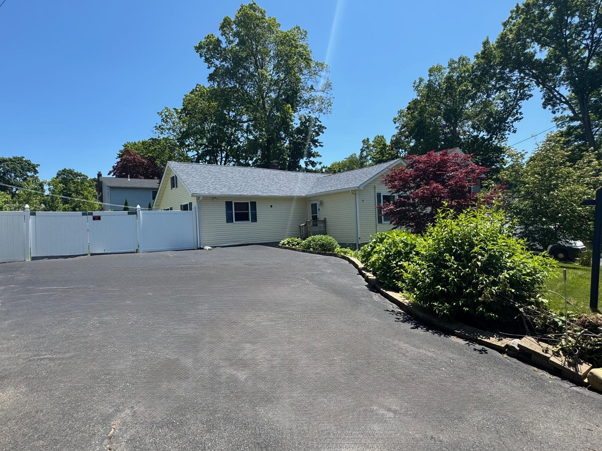 39 Palm Road, Rocky Point, New York image 1