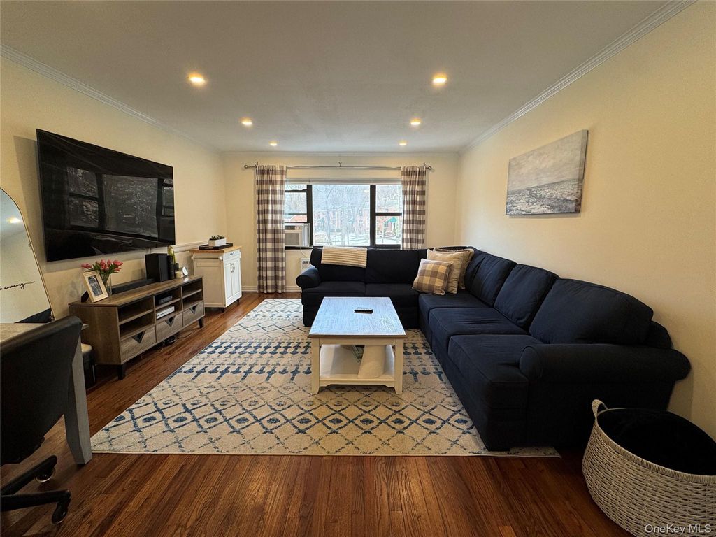 Photo of 313 Main Street #B, Roslyn, NY 11576 (MLS # 954557)