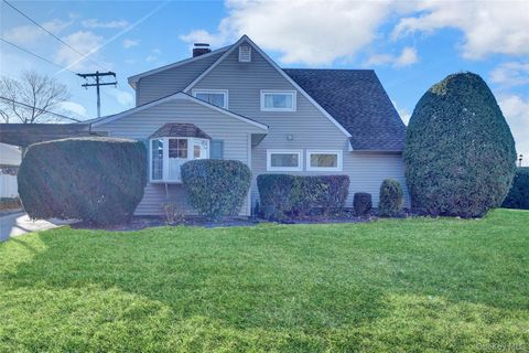 2 Welcome Lane Wantagh NY 11793