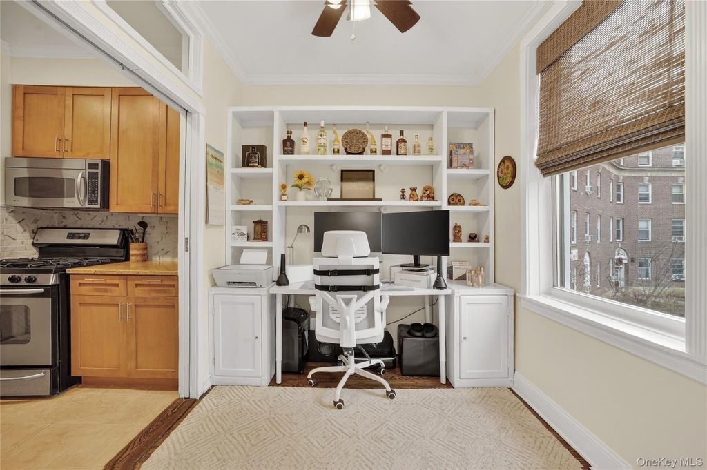 Photo of 445 Gramatan Avenue #EB3, Mount Vernon, NY 10552 (MLS # 934679)