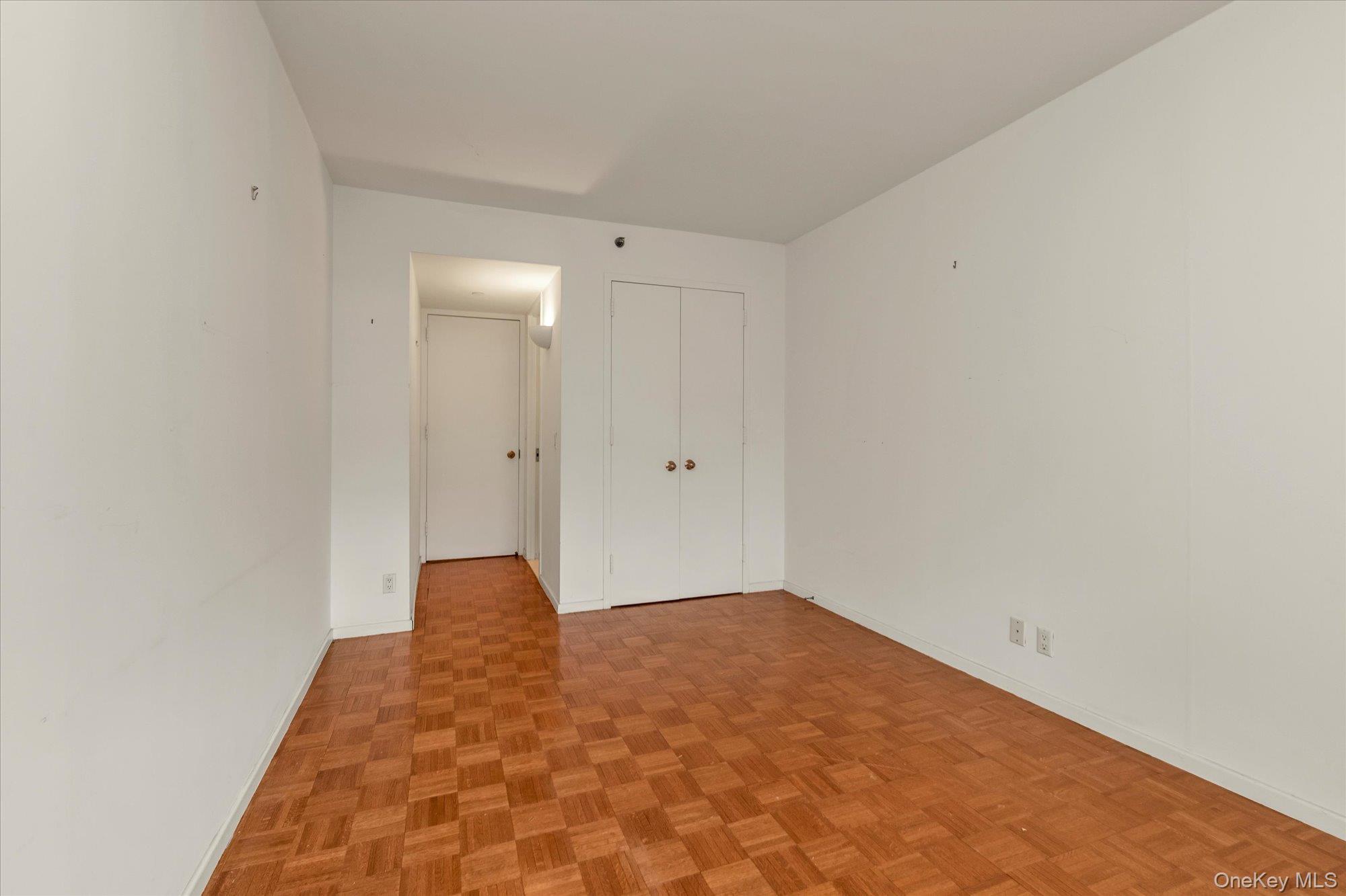 100 Hilton Avenue M3