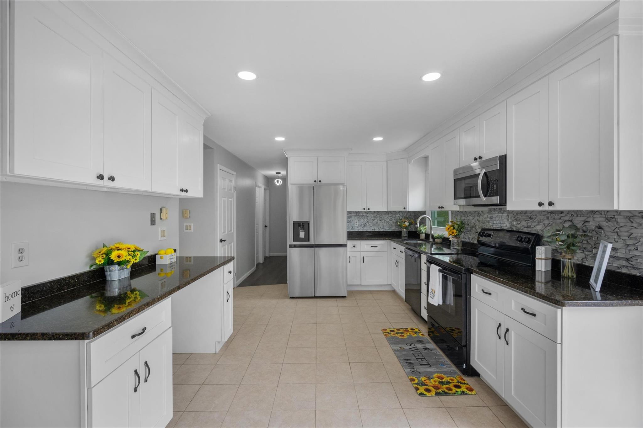 122 Susan Drive, Poughquag, New York image 4