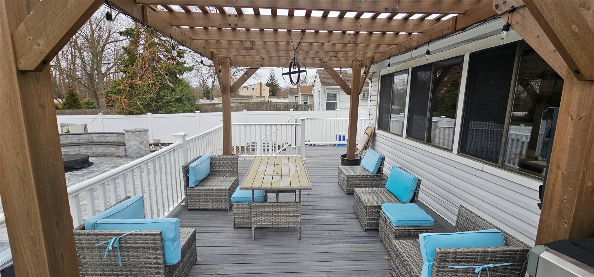 28 Leibrock Avenue, Lindenhurst, New York image 5