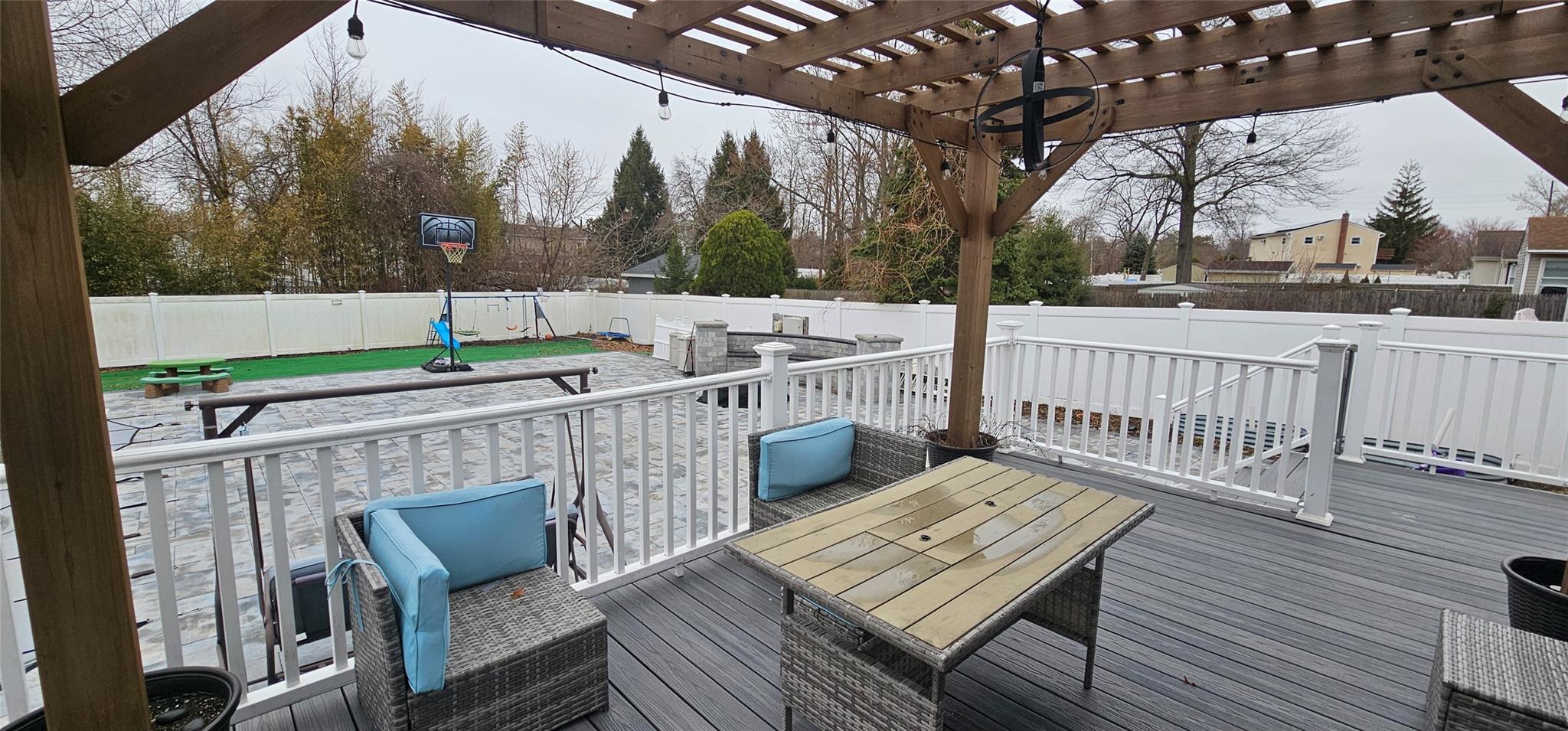 28 Leibrock Avenue, Lindenhurst, New York image 6