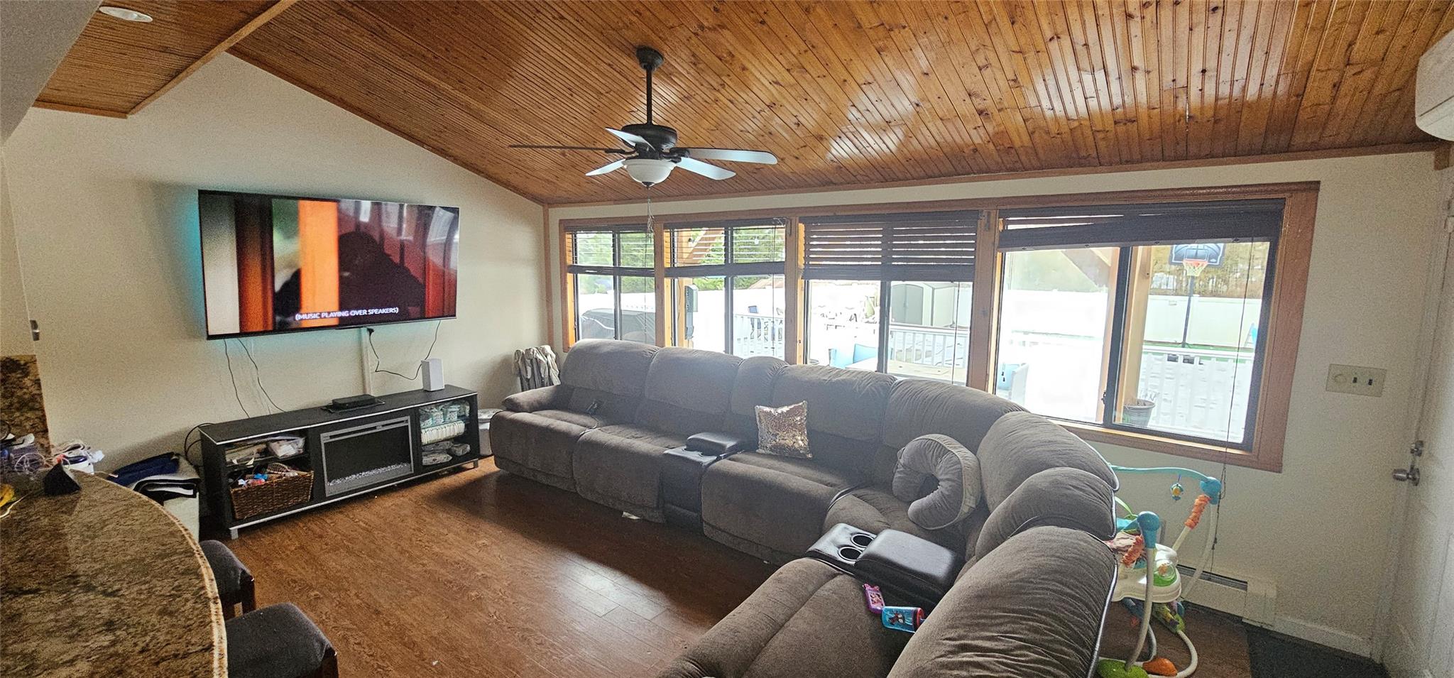 28 Leibrock Avenue, Lindenhurst, New York image 18