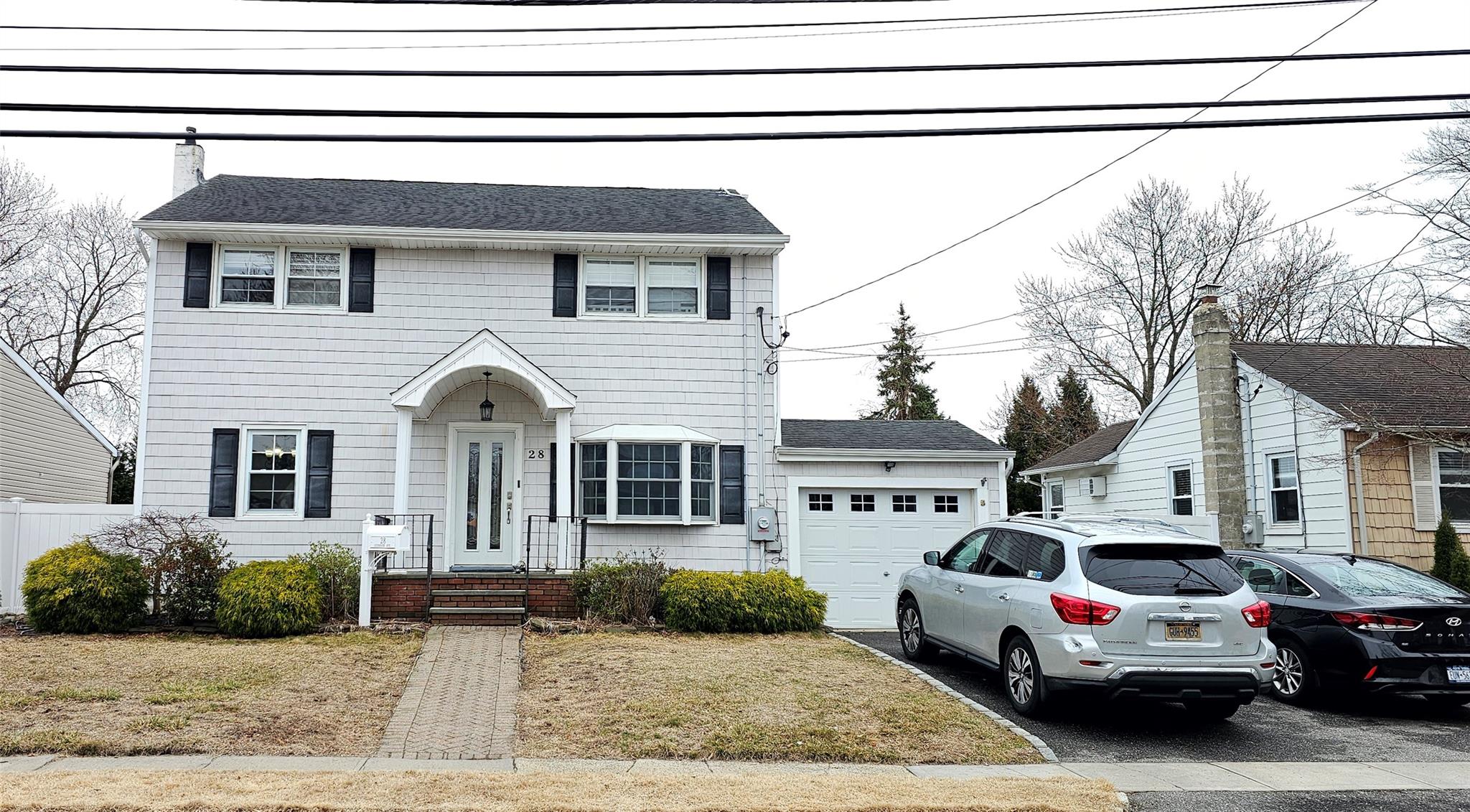 28 Leibrock Avenue, Lindenhurst, New York image 1
