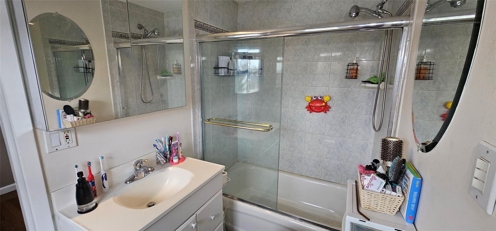 28 Leibrock Avenue, Lindenhurst, New York image 29
