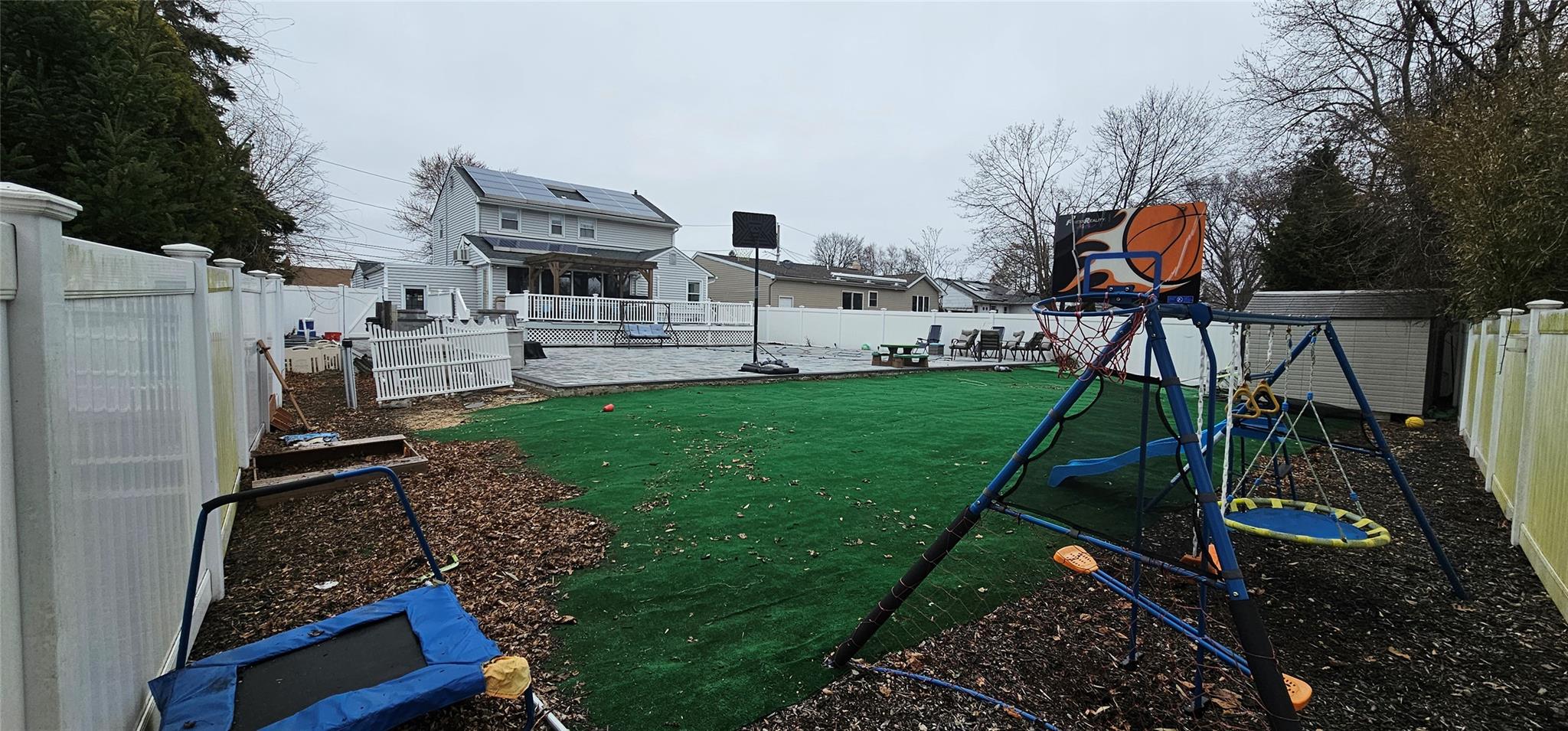 28 Leibrock Avenue, Lindenhurst, New York image 9