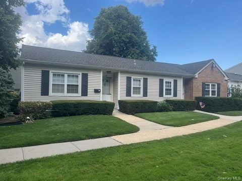 Condo For Sale - 117 Harbor<br/> Amityville, NY 11701