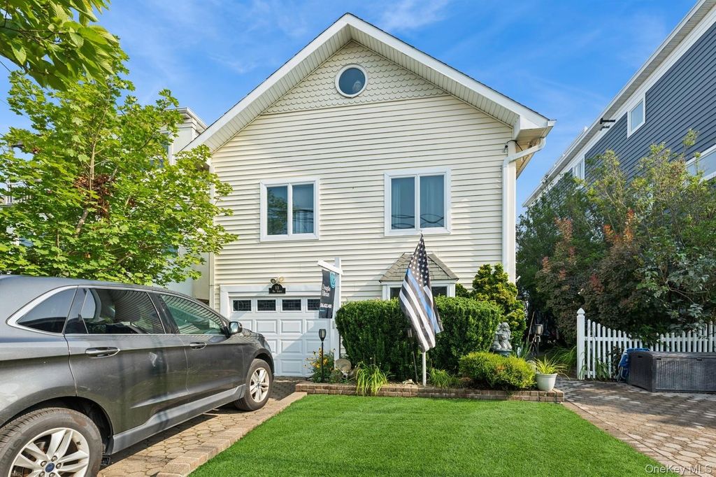 Photo of 101 Bay St St, East Atlantic Beach, NY 11561 (MLS # 988079)