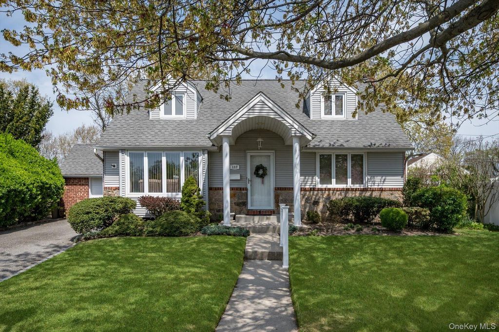 Photo of 117 Betty Road, East Meadow, NY 11554 (MLS # 990758)