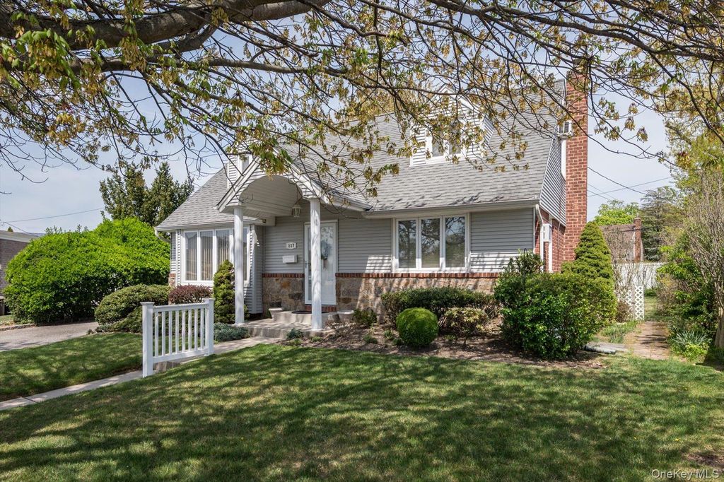 Photo of 117 Betty Road, East Meadow, NY 11554 (MLS # 990758)