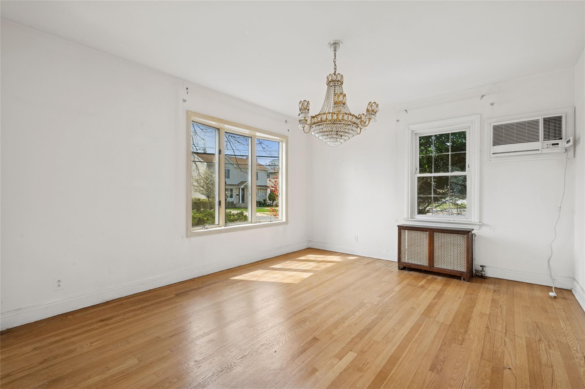 230 Roslyn Road, Mineola, New York image 6
