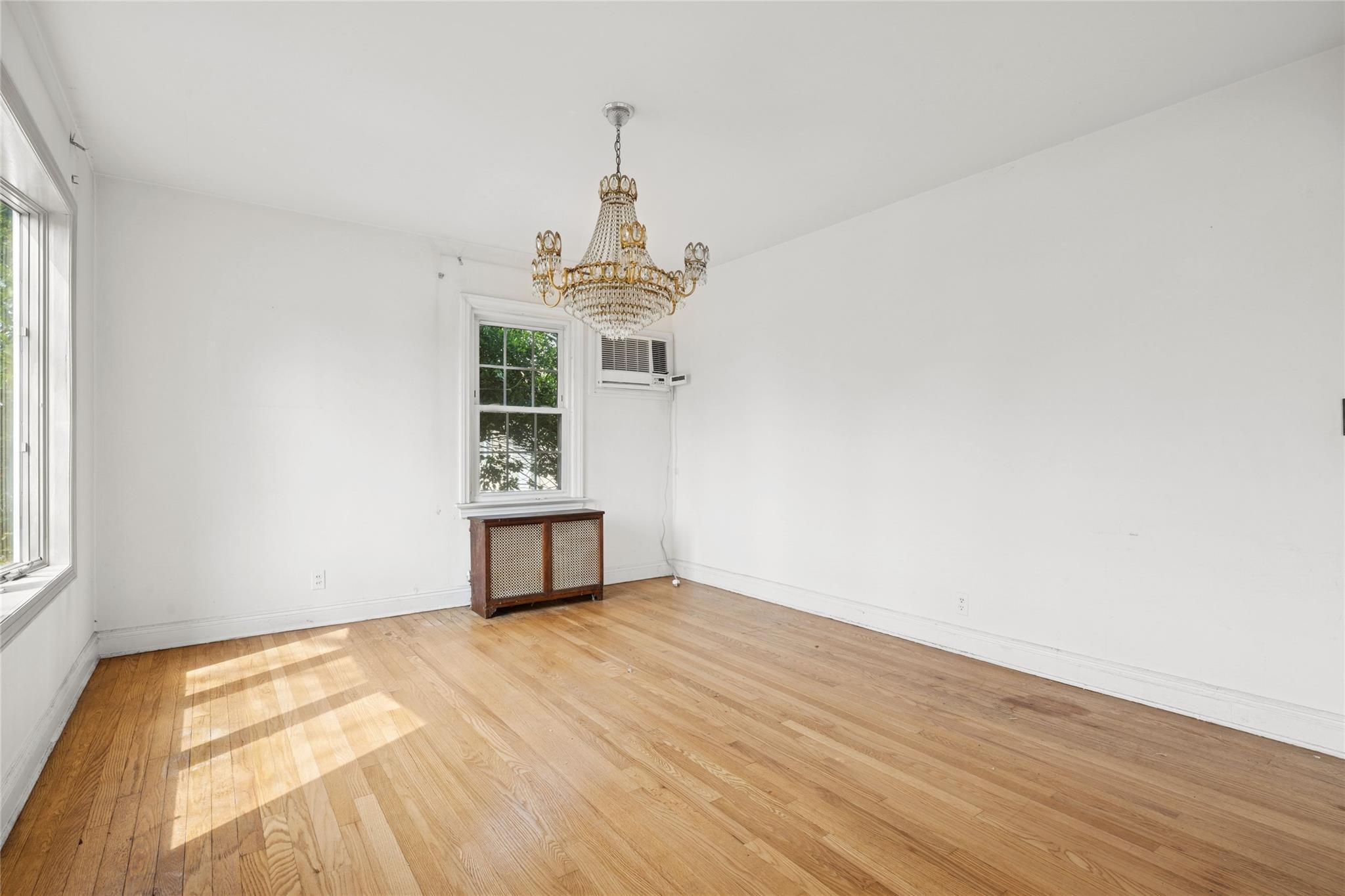 230 Roslyn Road, Mineola, New York image 10