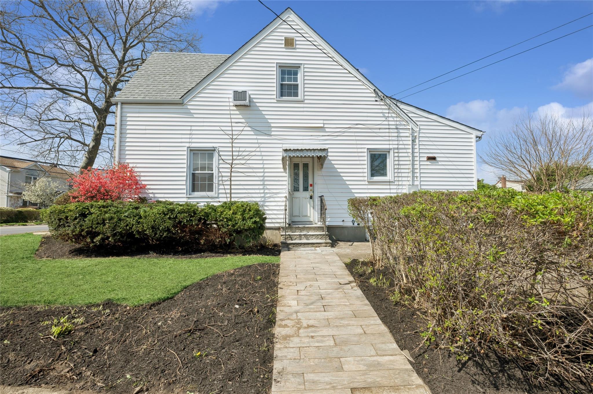 230 Roslyn Road, Mineola, New York image 21