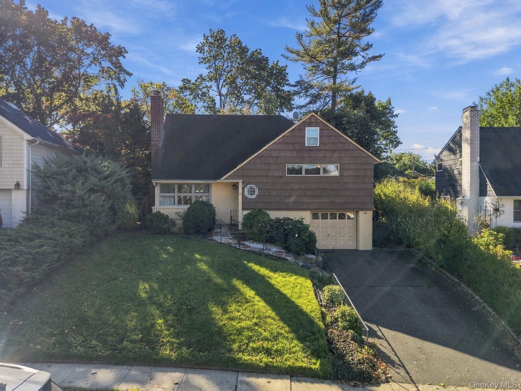 Photo of 21 Revere Road, Port Washington, NY 11050 (MLS # 1063540)