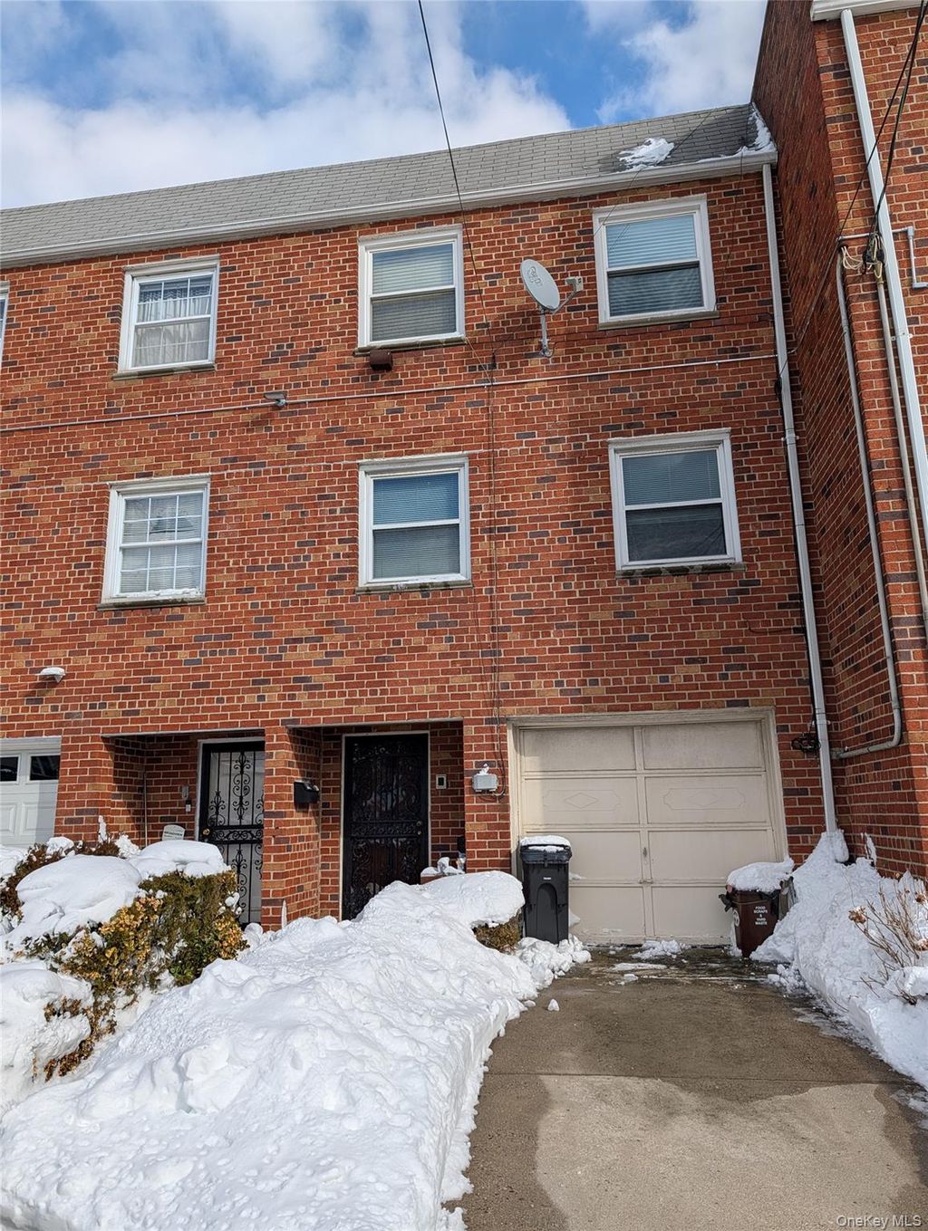 Photo of 428 Fernside Place #428, Far Rockaway, NY 11691 (MLS # 966011)