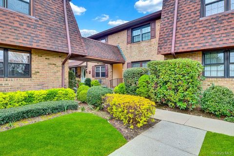 Condo For Sale - 311 Mariners Way<br/> Copiague, NY 11726