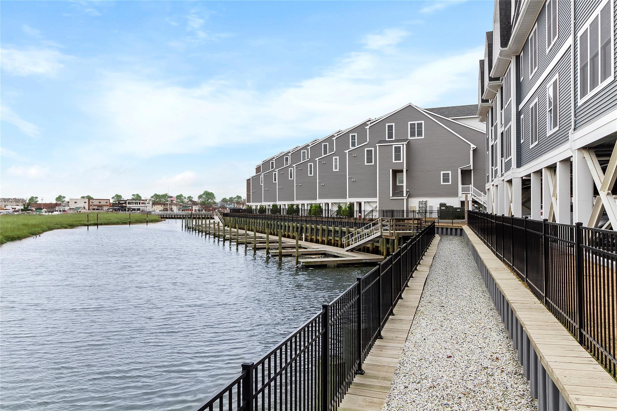 613 Marina Pointe Drive 613
