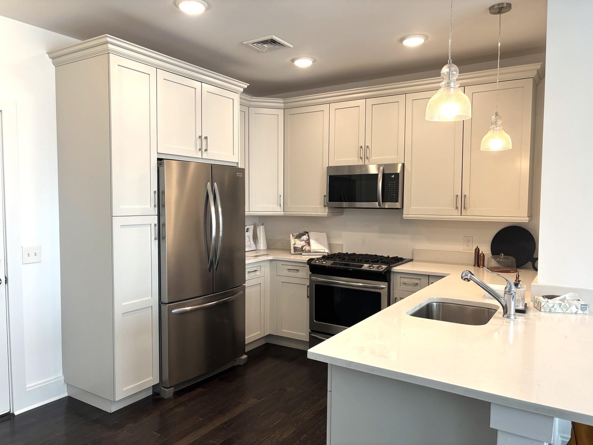 613 Marina Pointe Drive 613