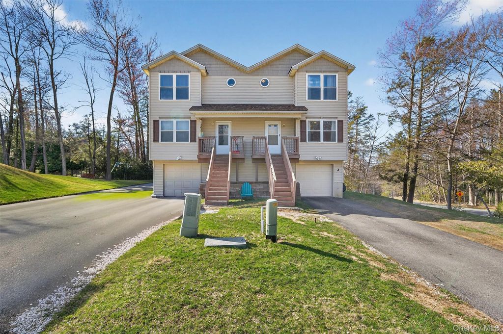Photo of 4 Deerfield Court, Rock Hill, NY 12775 (MLS # 1007291)