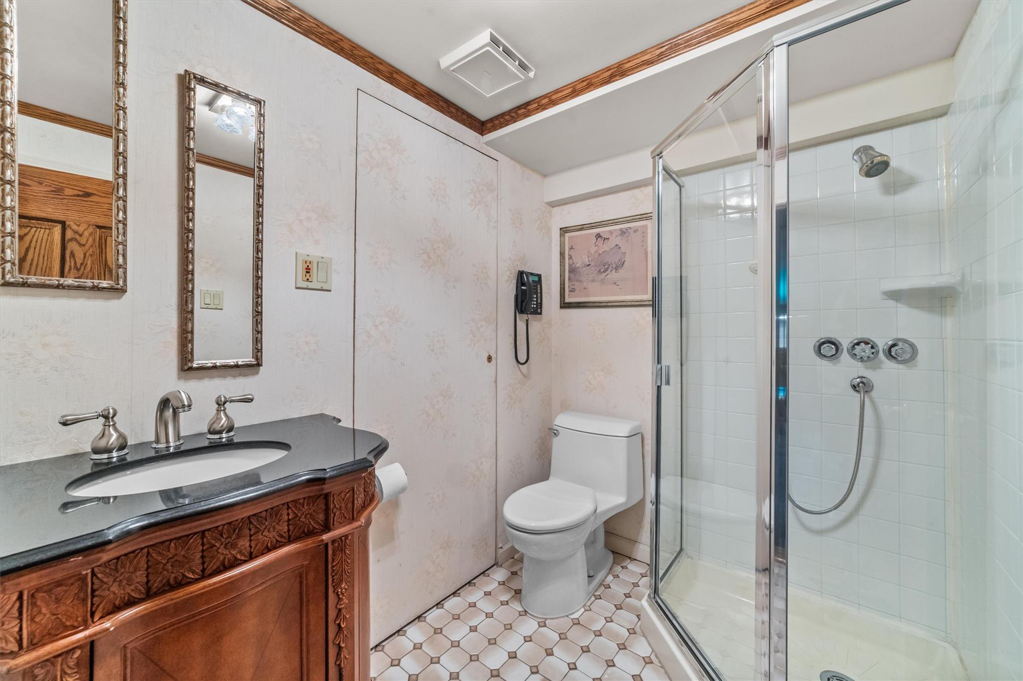 182 Kneeland Avenue, Yonkers, New York image 38