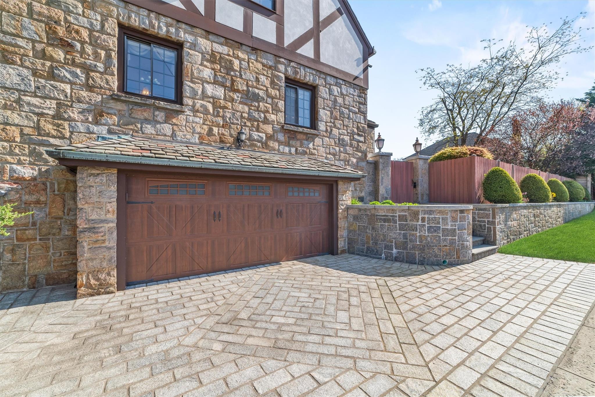 182 Kneeland Avenue, Yonkers, New York image 5
