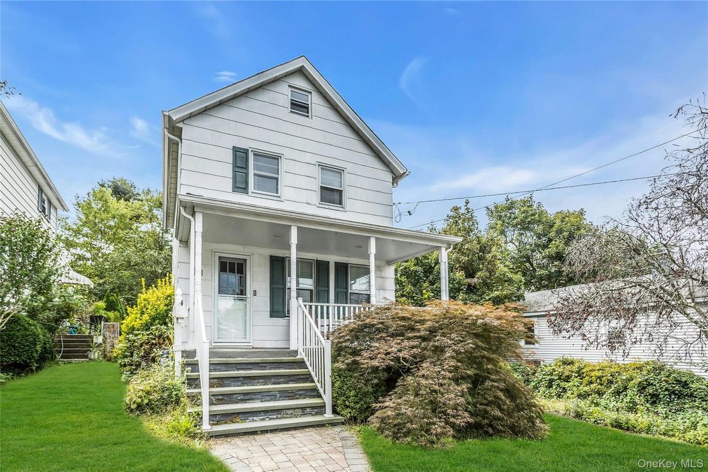 Photo of 46 Irving Place, Oyster Bay, NY 11771 (MLS # 980900)