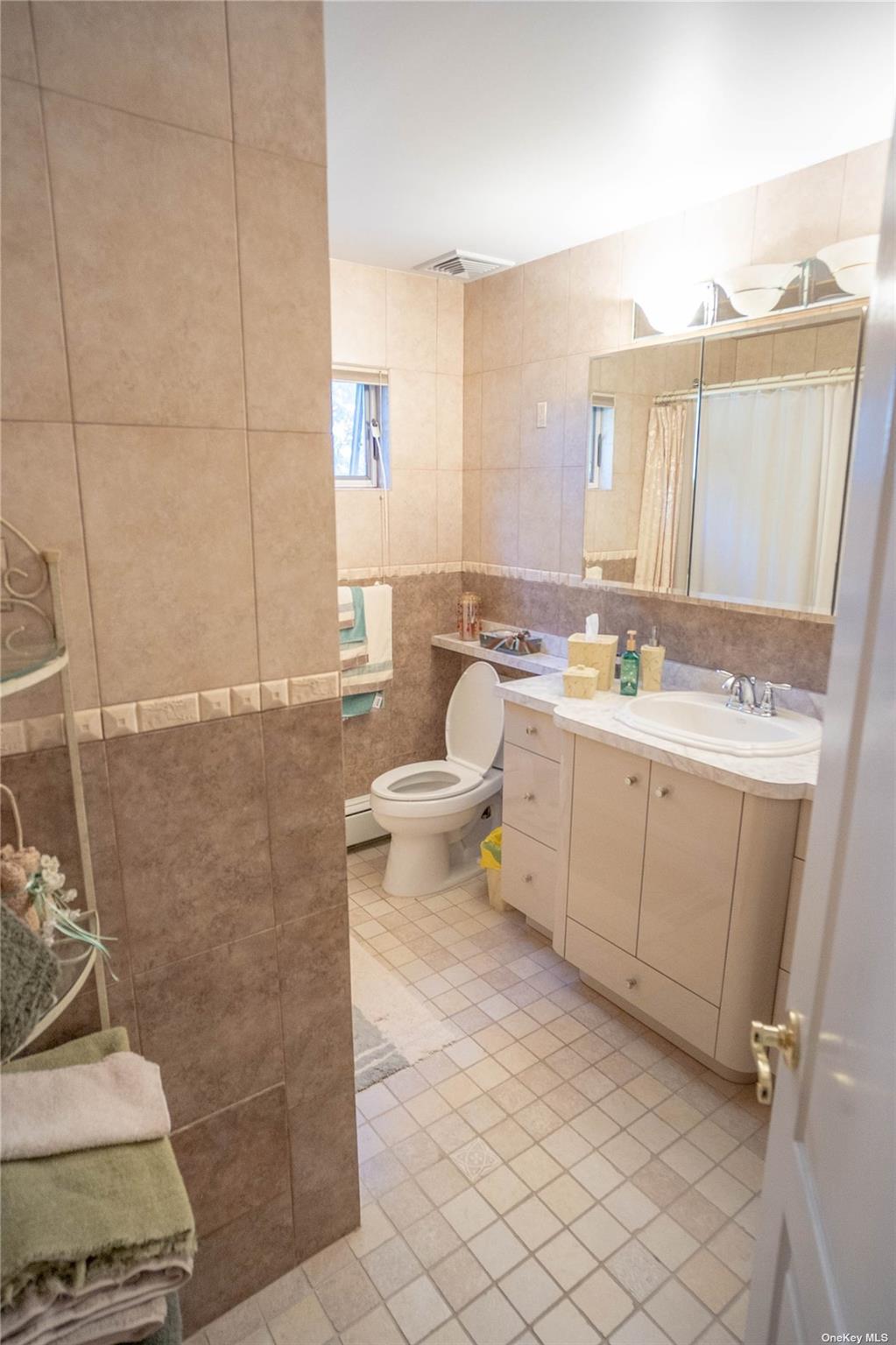206 Wardwell Road, Mineola, New York image 26