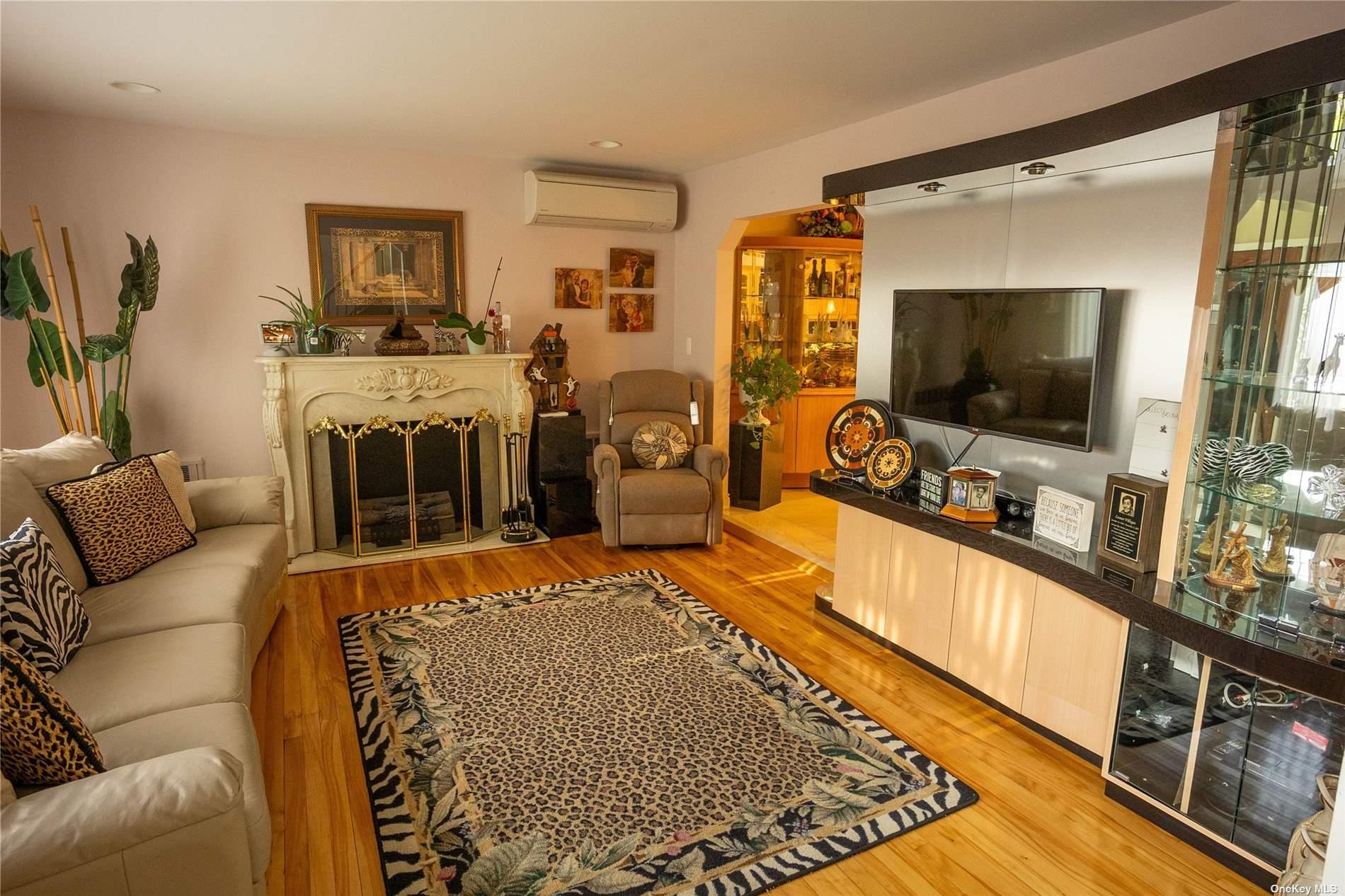 206 Wardwell Road, Mineola, New York image 24