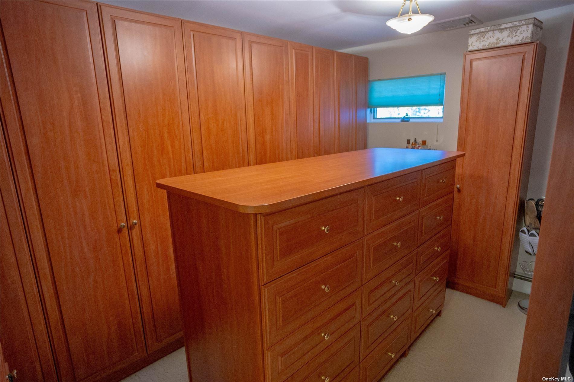 206 Wardwell Road, Mineola, New York image 28