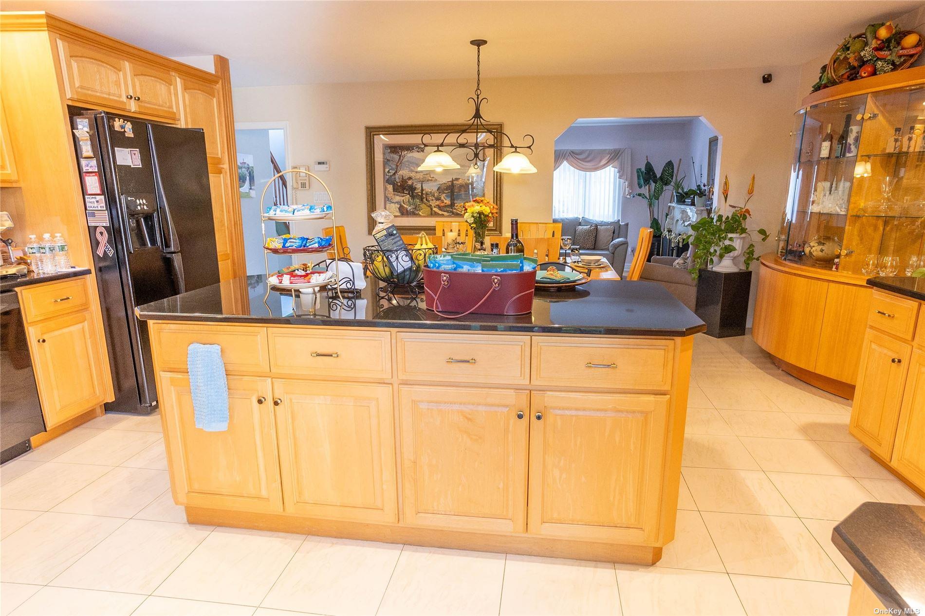 206 Wardwell Road, Mineola, New York image 21
