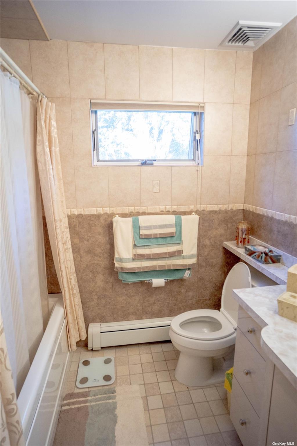 206 Wardwell Road, Mineola, New York image 27