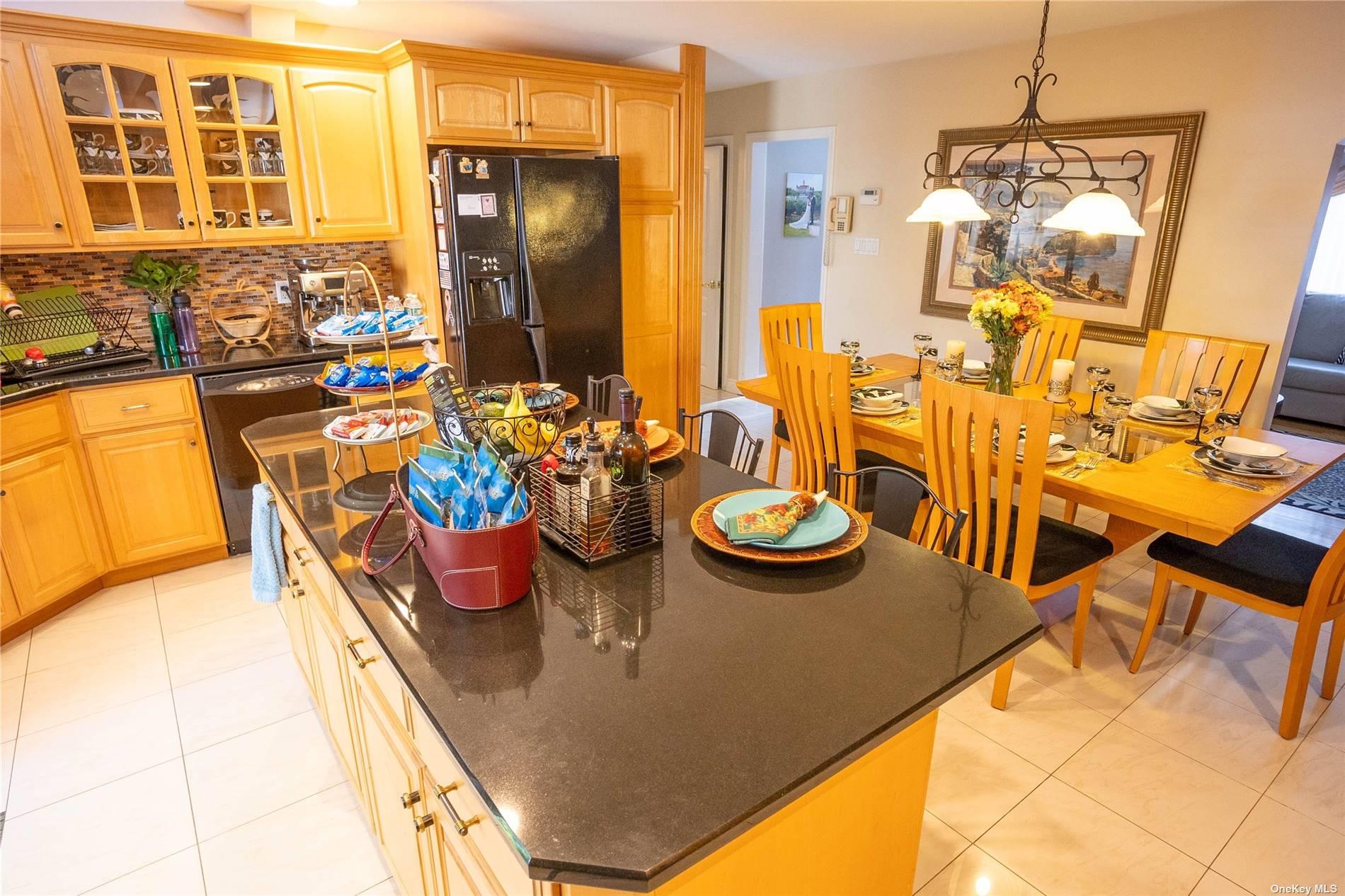 206 Wardwell Road, Mineola, New York image 22