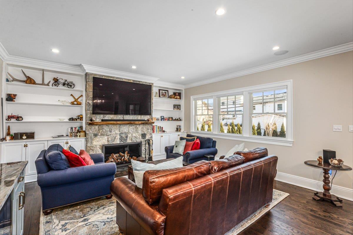 205 Sackville Road, Garden City, New York image 10