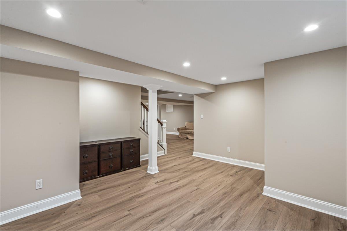 205 Sackville Road, Garden City, New York image 29