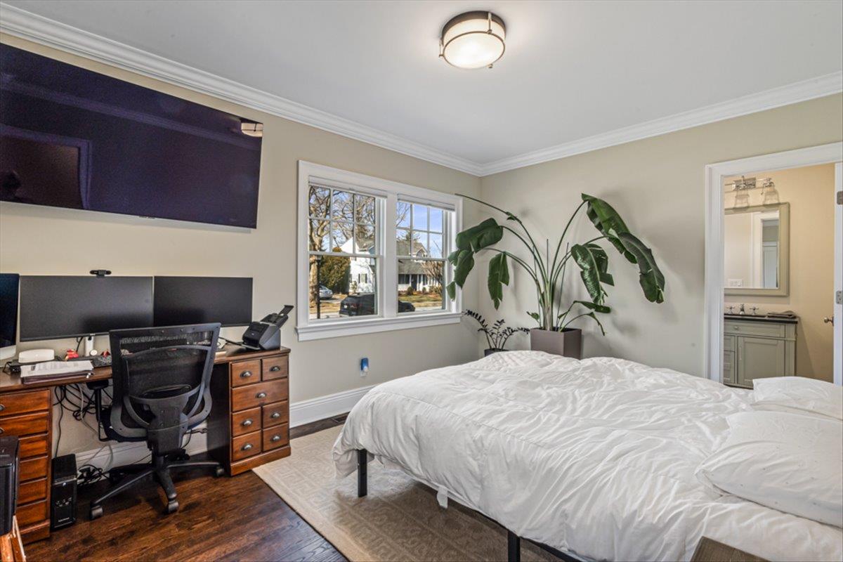 205 Sackville Road, Garden City, New York image 12