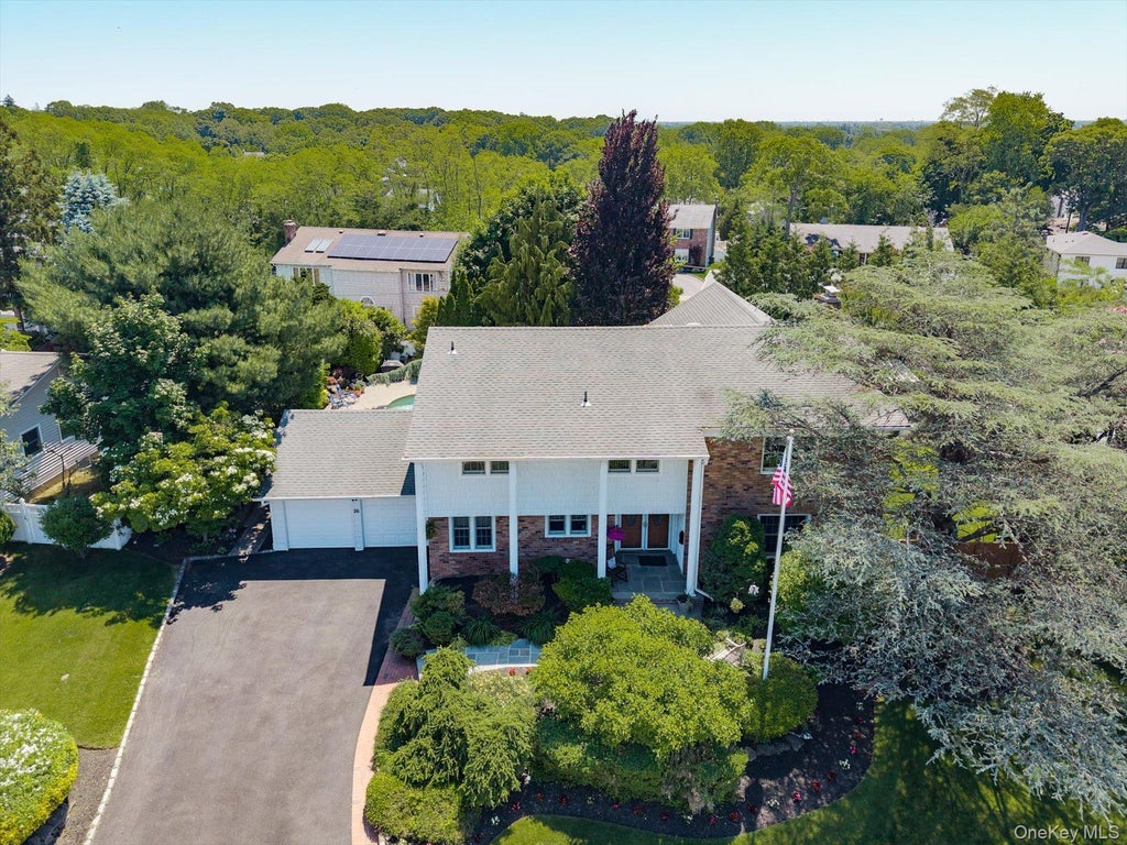 Photo of 26 Quaker Lane, Farmingdale, NY 11735 (MLS # 1007674)